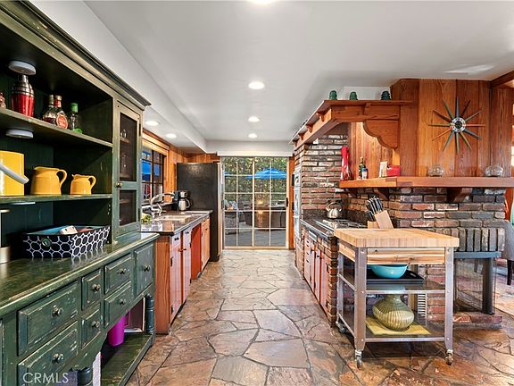 3rd image of 309 Castle Gate Rd