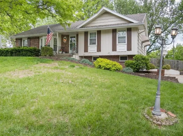 6807 NW Birch Ln, Kansas City, MO 64151