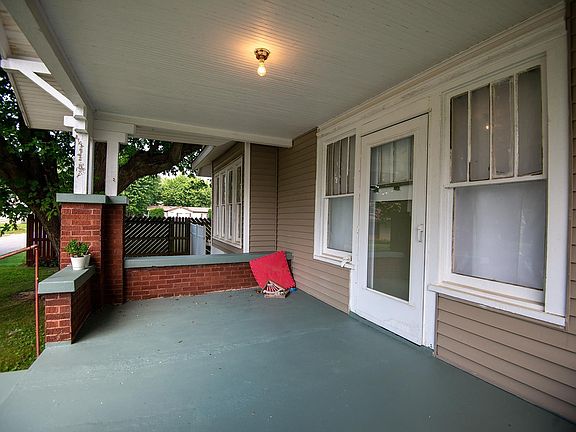 2nd image of 1107 S Breckenridge St