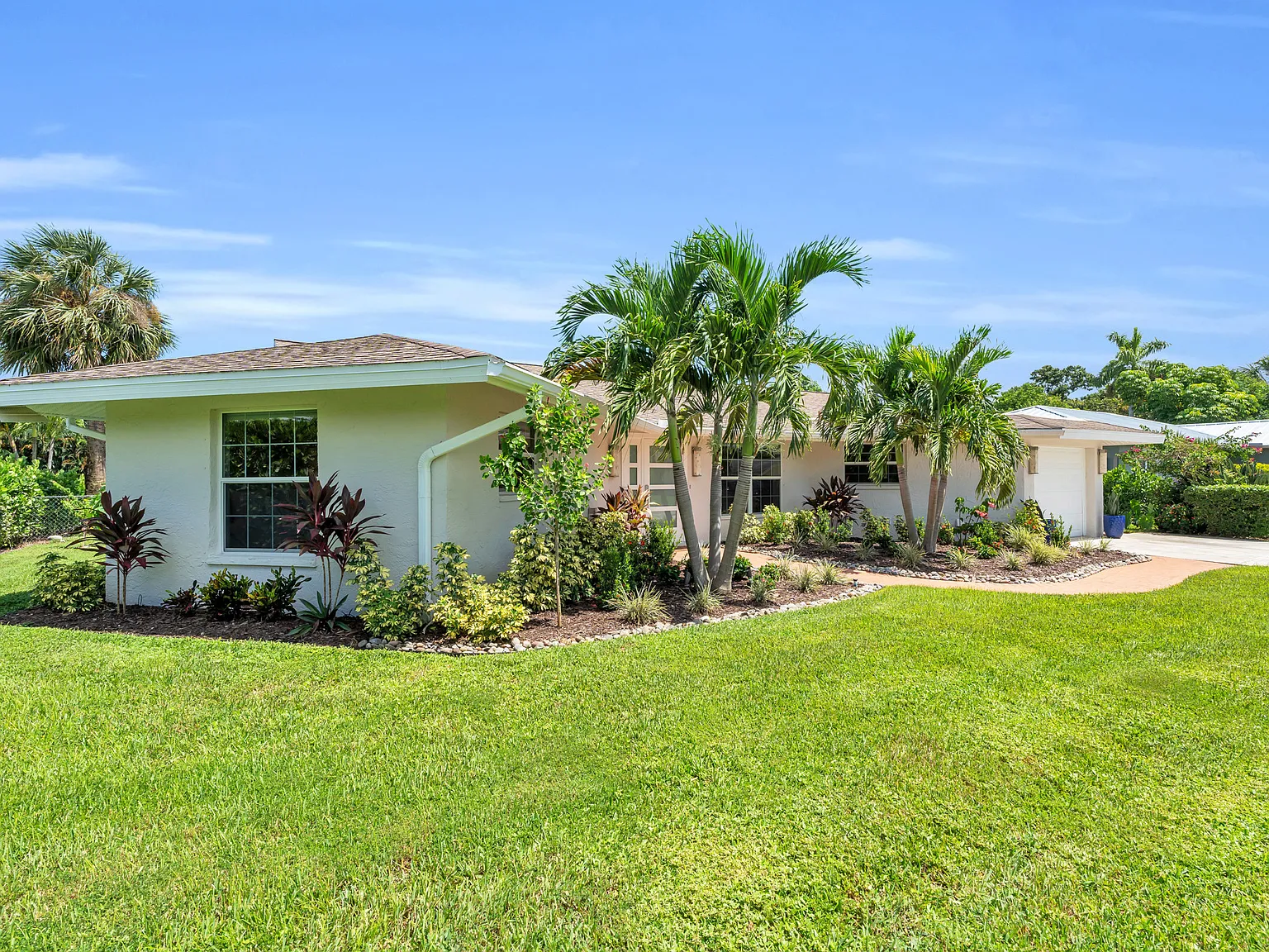 3 bed, 1944 sqft, $9,500 — Photo 3