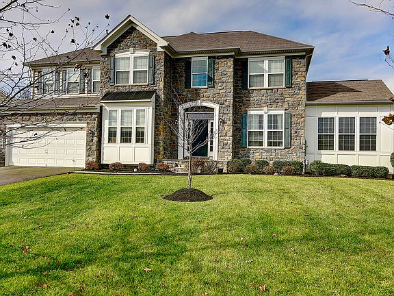 2nd image of 42194 Cameron Parish Dr