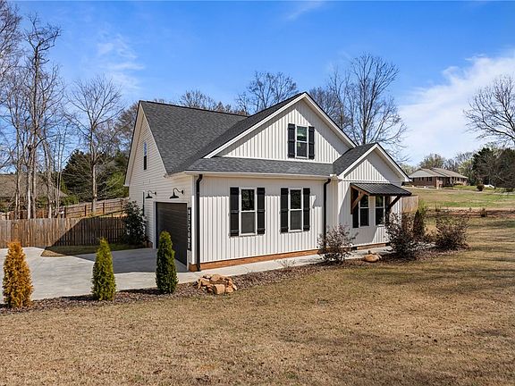 3rd image of 1347 Griffin Mill Rd