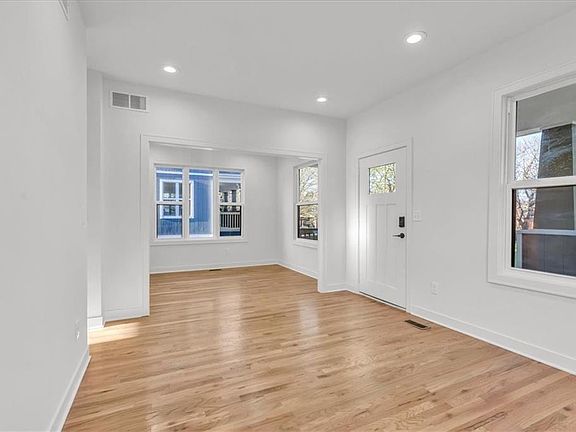 5th image of 3521 Tracy Ave