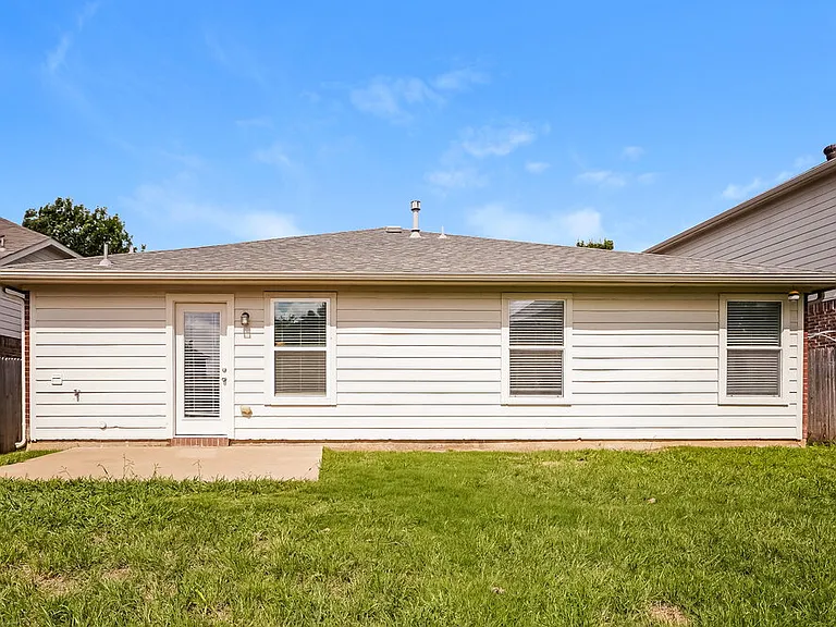 6708 Friendsway Dr — Photo 16