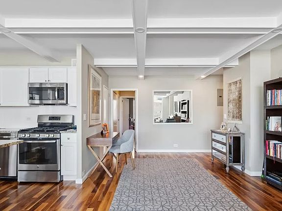 3rd image of 61 W 62nd St APT 9M