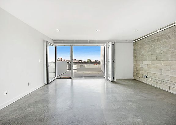 3rd image of 834 Sterling Pl #Penthouse 4