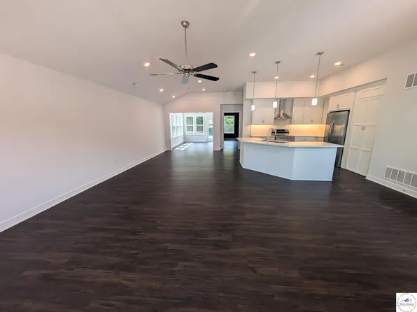 204 E Chesapeake St, Clinton, MO 64735