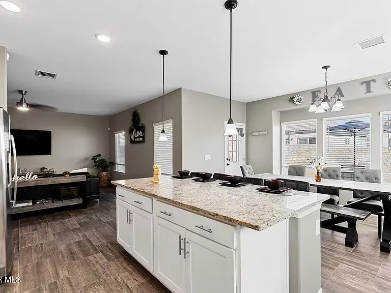 904 Cottage Pl — Photo 10