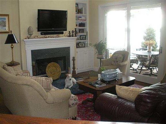 5th image of 108 Seven Oaks Ct