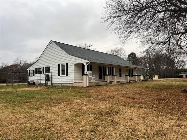 1085 Tom Gordon Rd, King, NC 27021