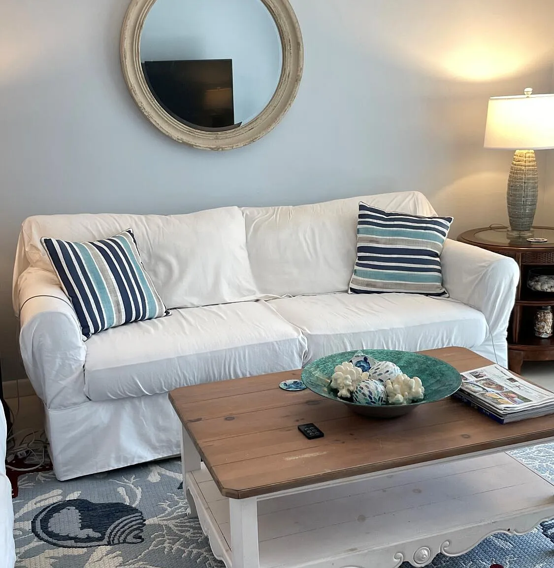 2 bed, 2.0 bath, 1000 sqft, $7,750 — Photo 4