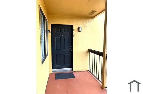 2929 Winkler Ave Photo 1