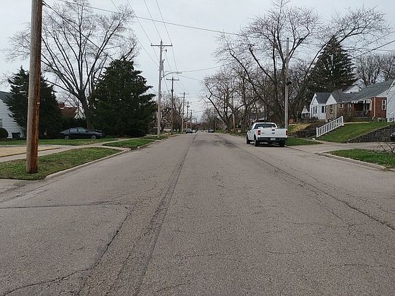 4th image of 719 Millikin St