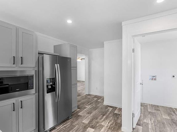 3rd image of 16820 Oak Leaf Ct #16820B