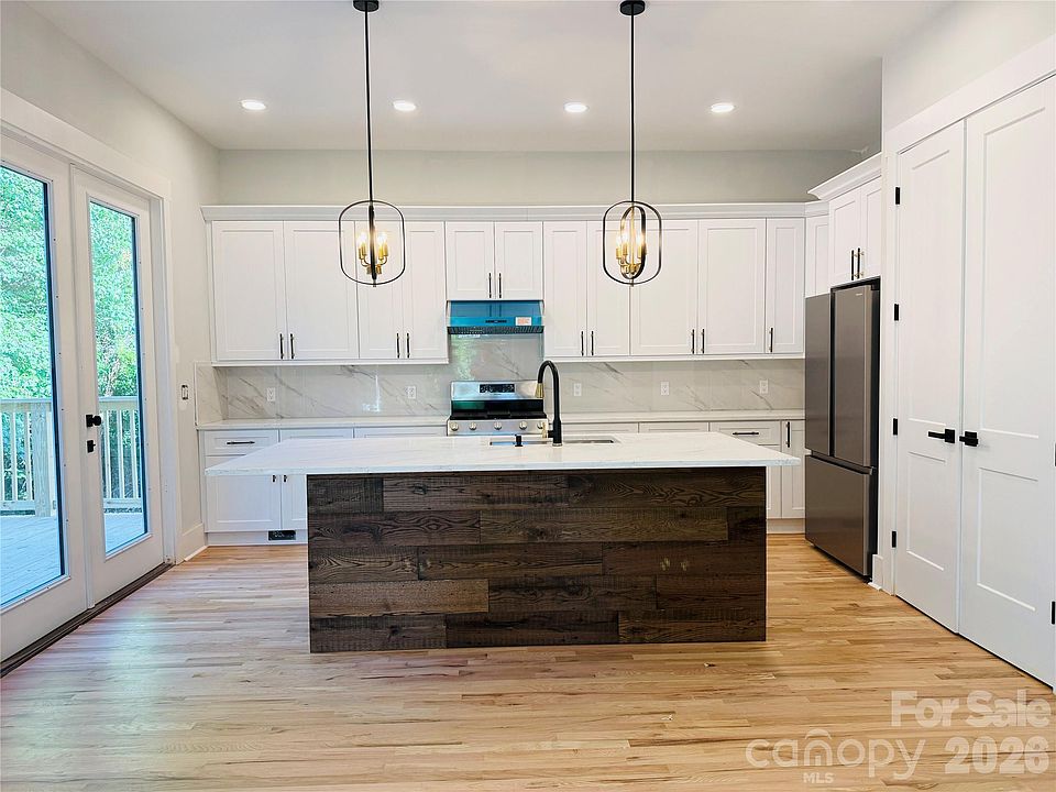 1st image of 2334 Eagle Glen Ct