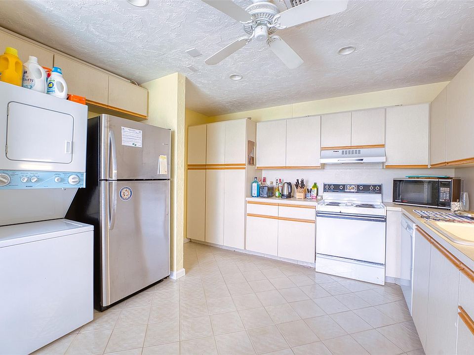 1st image of 1541 NW 18th Avenue #101