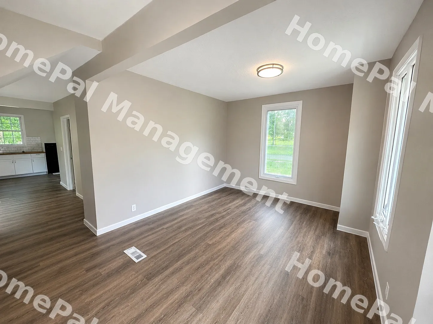 4 bed, 1348 sqft, $1,950 — Photo 4