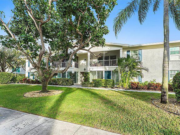 4th image of 301 Venetian Drive #16