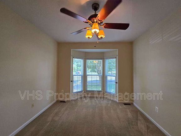 3rd image of 1929 Belle Ave