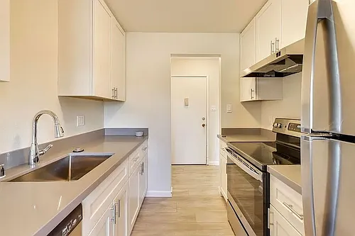 1015 Continentals Way Photo 1