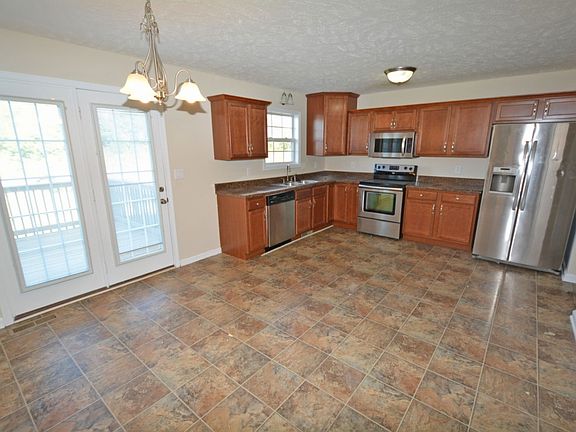 4th image of 555 Oakmont Dr