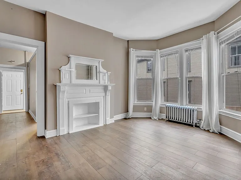 105 Sherman Street — Photo 4