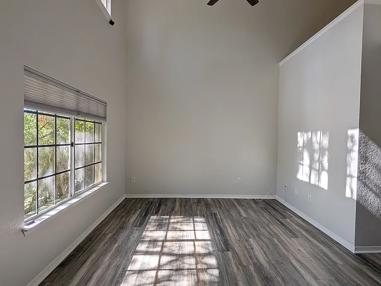 5202 Hampton Beach Pl — Photo 3
