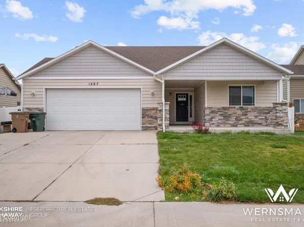 1207 Cattail Dr, Gillette, WY 82718