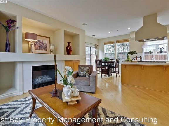 4th image of 4251 Cambridge Way