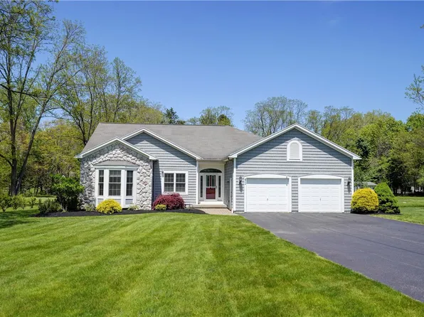 472 Vosburg Rd, Webster, NY 14580