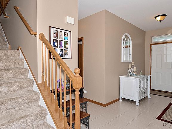 4th image of 1077 Neuhaven Dr