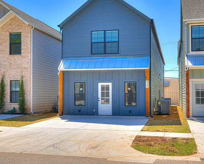 610 W 2nd St #100 — Photo 7