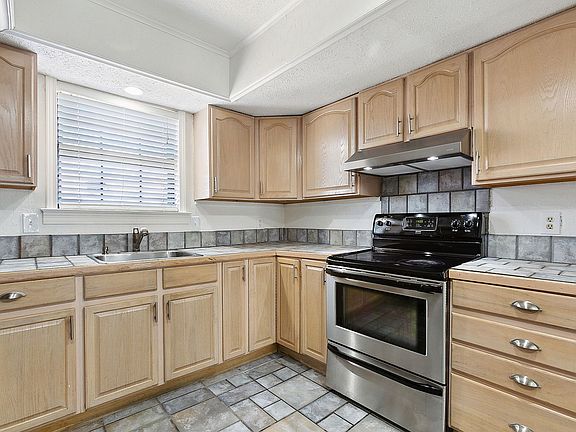 4th image of 1016 Saint Julien Dr APT 303