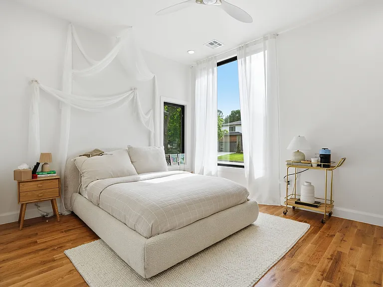 3917 S Madison Ave — Photo 31