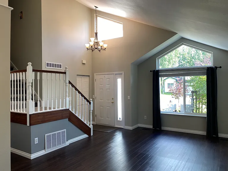 760 Hunt Cir — Photo 8