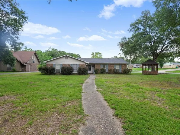 1610 Chase Dr, Saraland, AL 36571