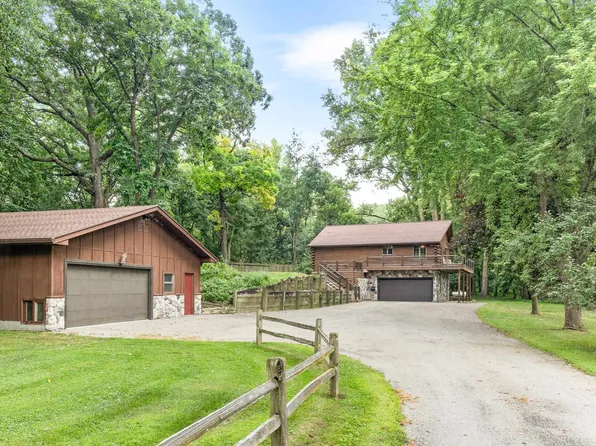 W14314 Brookwood Ct, Ripon, WI 54971