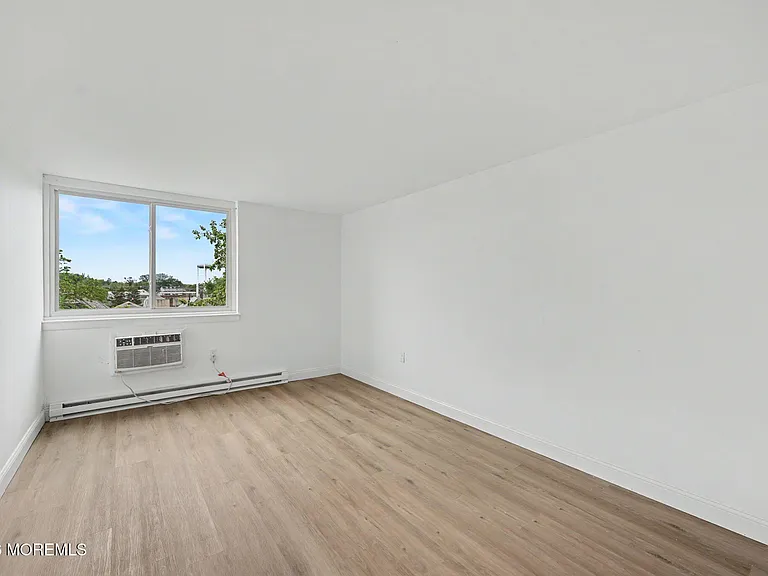 1000 River Rd #4G — Photo 15