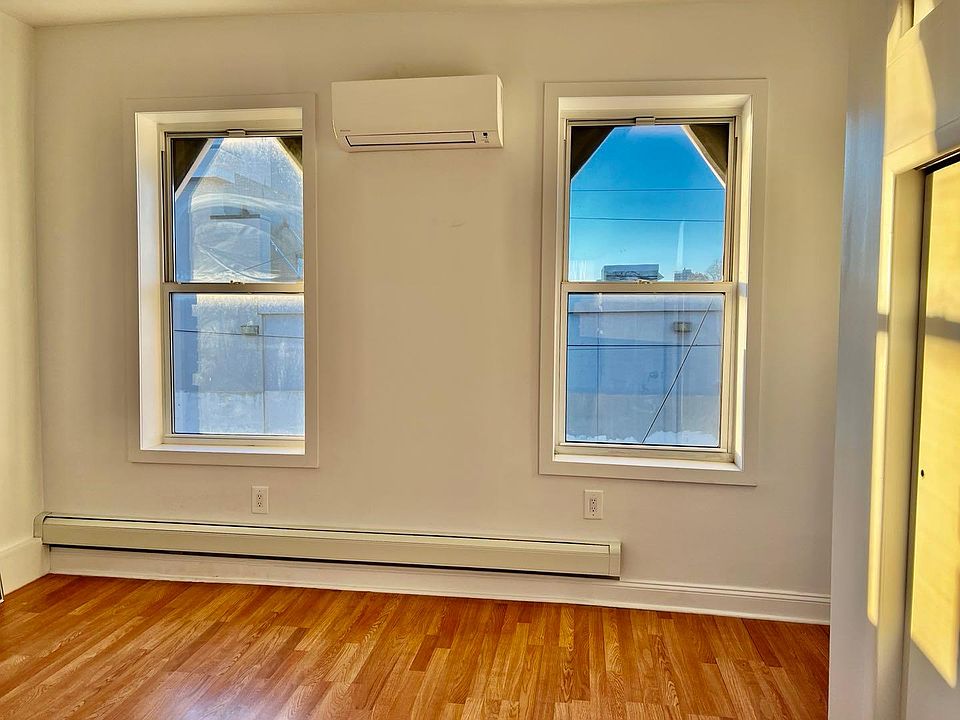 1st image of 1526 Hart Pl #2F