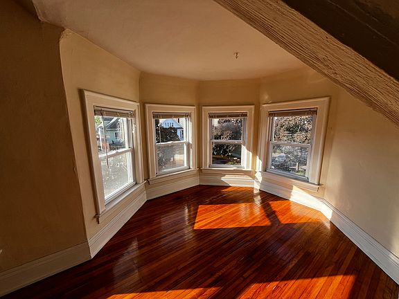 4th image of 454 Bird Ave Floor 3