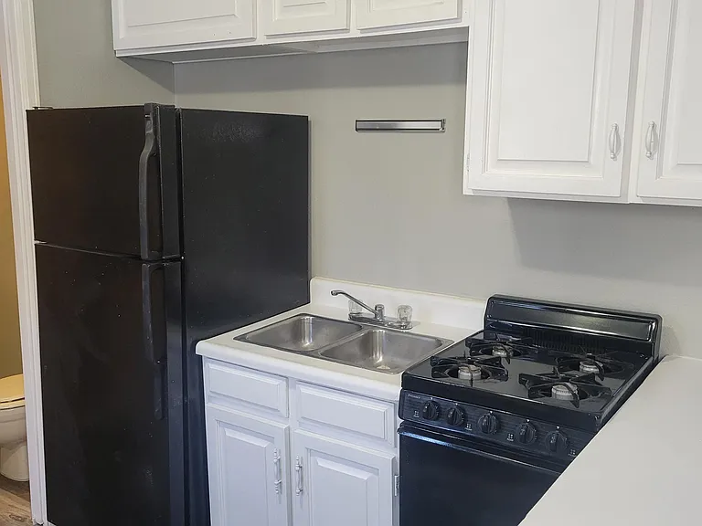 1471 N Zenobia St #C — Photo 1