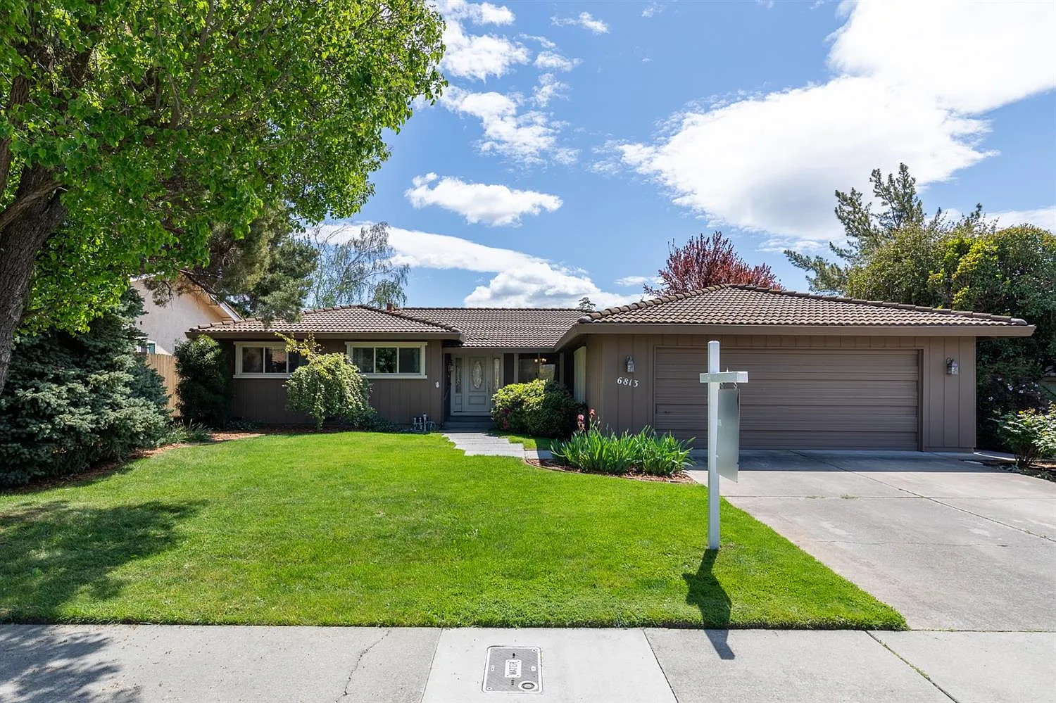 6813 Gloria Dr photo 1