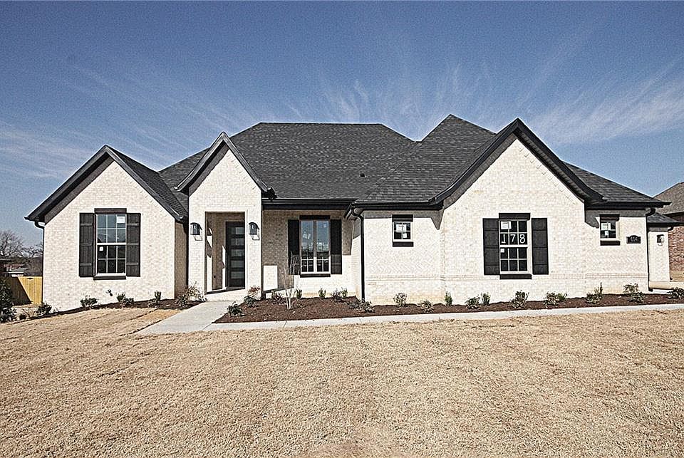 1st image of 604 Bendelow Dr