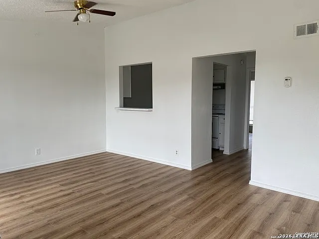 1 bed, 1.0 bath, 521 sqft, $900 — Photo 3