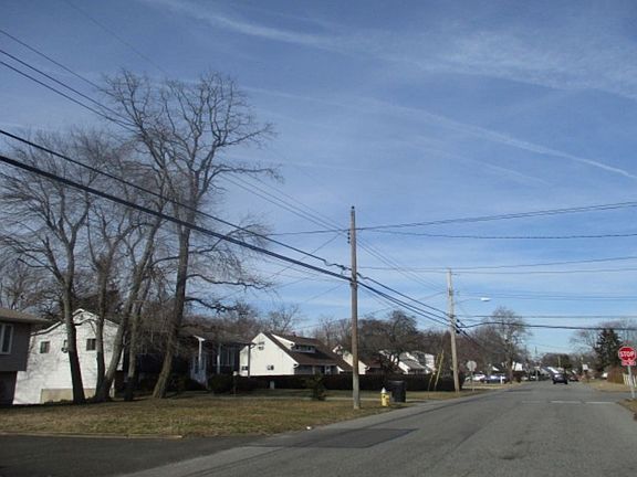 5th image of 1122 Brookdale Ave