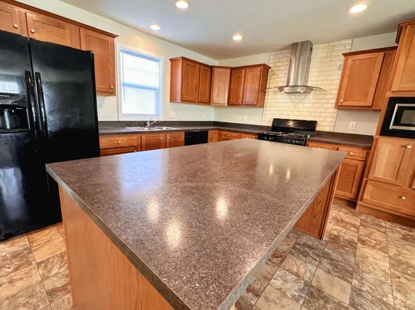 1174 Nottingham St #305, Wayland, MI 49348