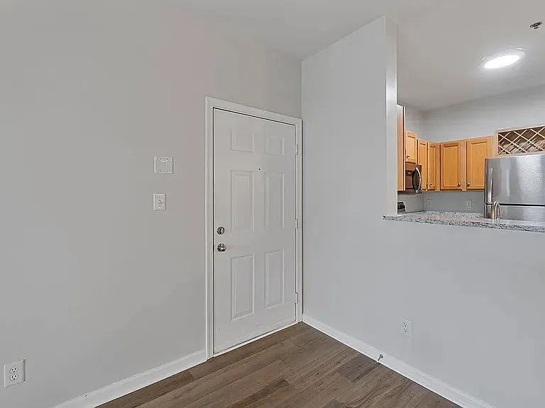 320 Riverbend Dr #3C — Photo 6