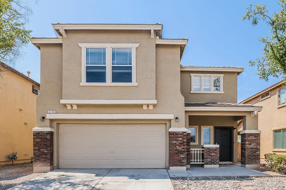 4 bed, 2.5 bath, 1519 sqft, $1,980 — Photo 1