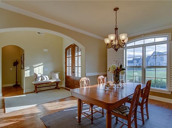 4th image of 108 Kingston Ct