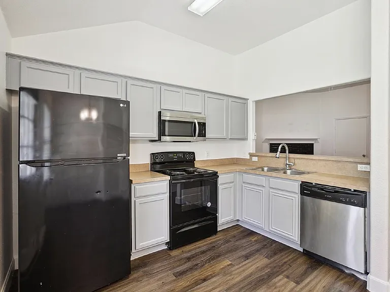 1446 Sax Leigh Dr — Photo 7